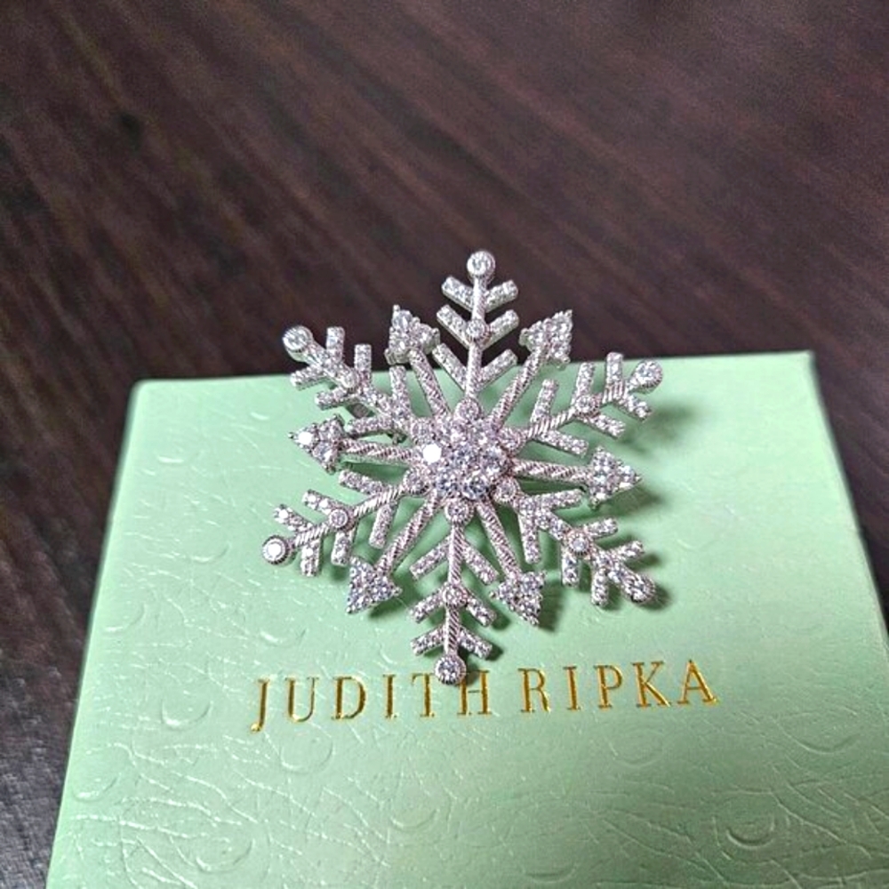 Judith Ripka Snowflake Pendant Brooch - Picture 3 of 4
